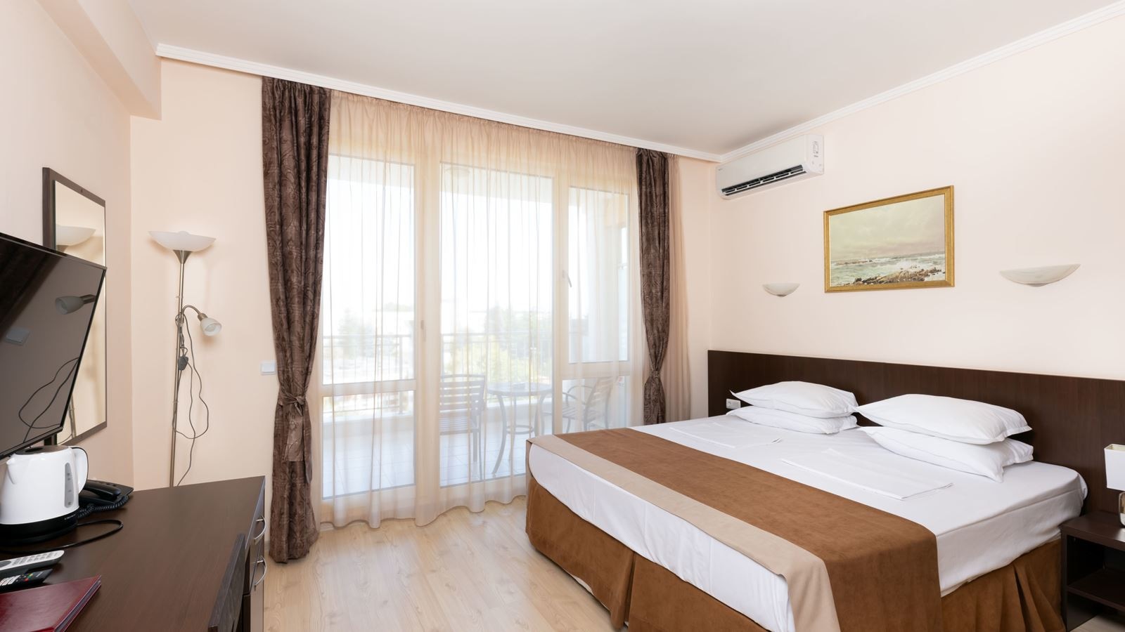 rooms-singleuse-standard-room-balcony-or-terrace