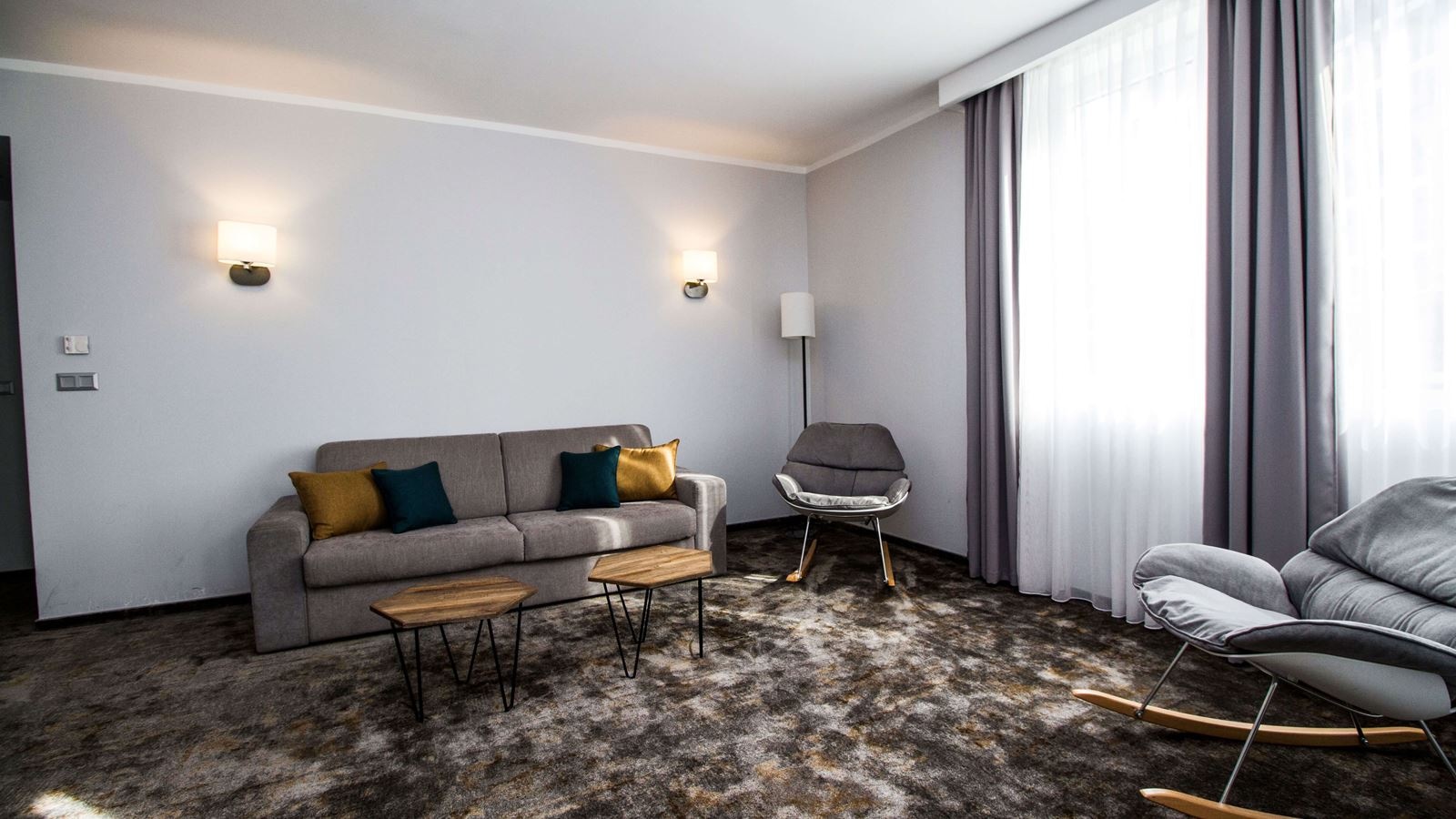 rooms-executive-suite