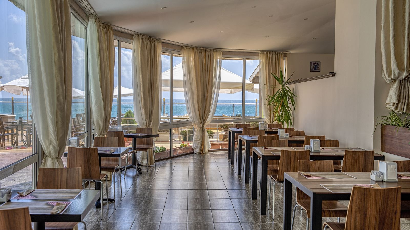 restaurants-main-restaurant