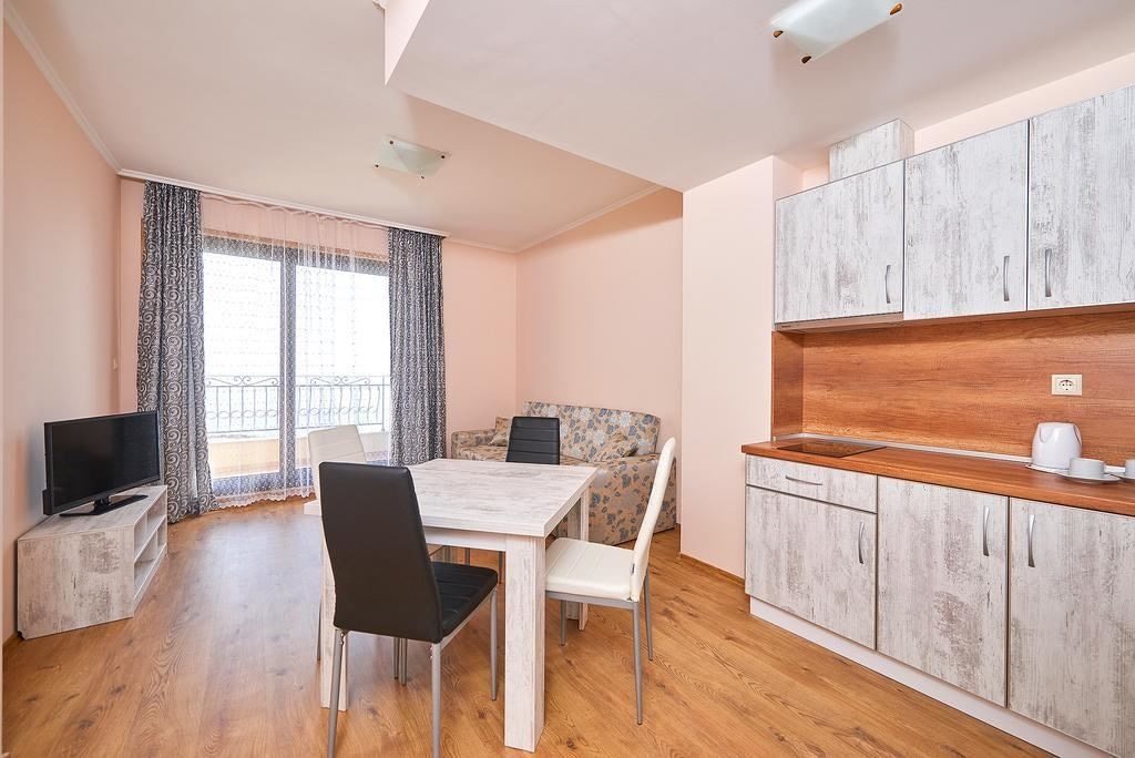 rooms-apartment-standard-balcony-or-terrace