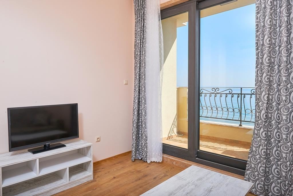 rooms-apartment-standard-balcony-or-terrace