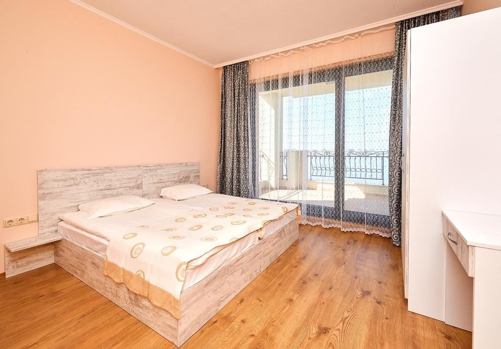 rooms-apartment-standard-balcony-or-terrace