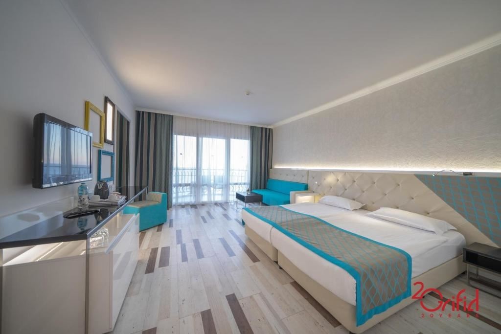 rooms-single-wchild-standard-room-balcony