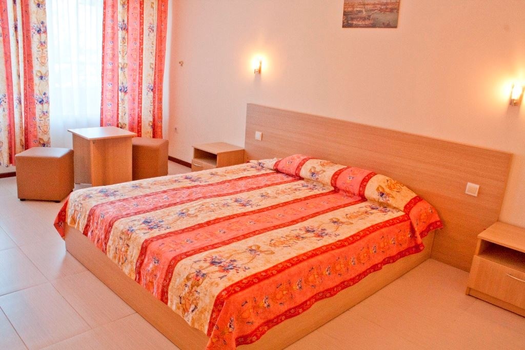 rooms-standard-room-balcony