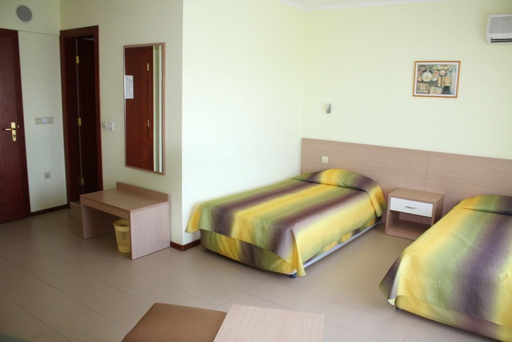 rooms-standard-room-balcony