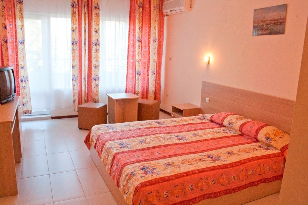 rooms-standard-room-balcony