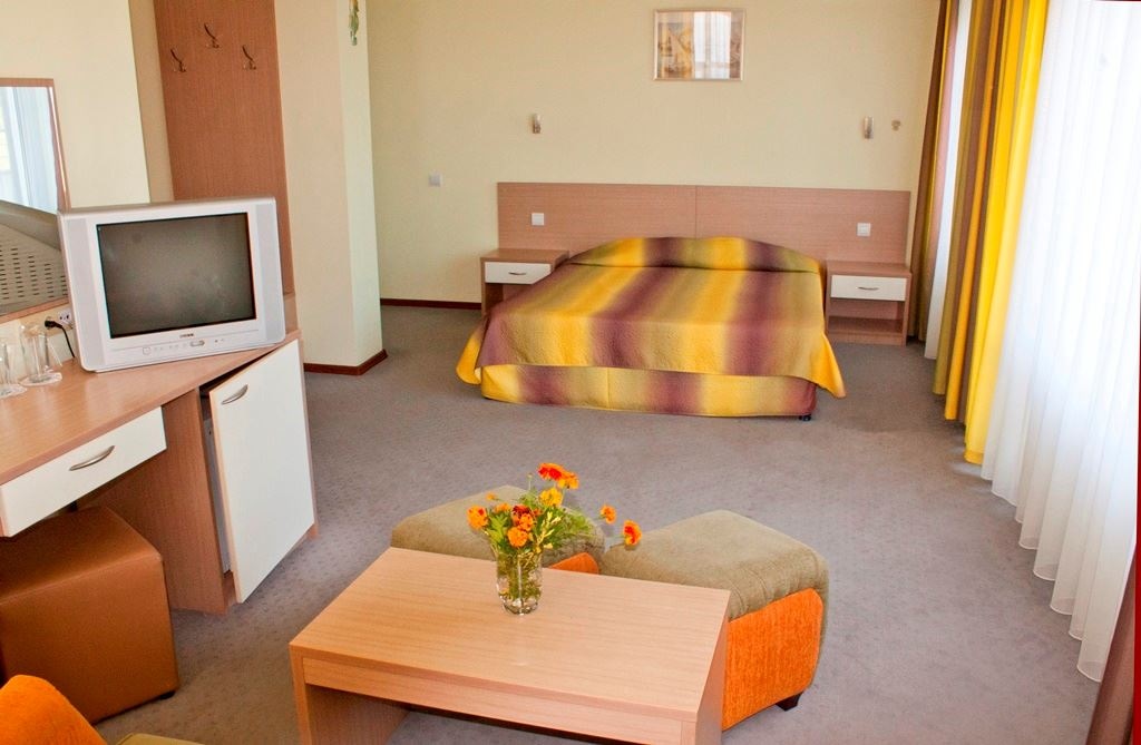 rooms-singleuse-deluxe-room-balcony