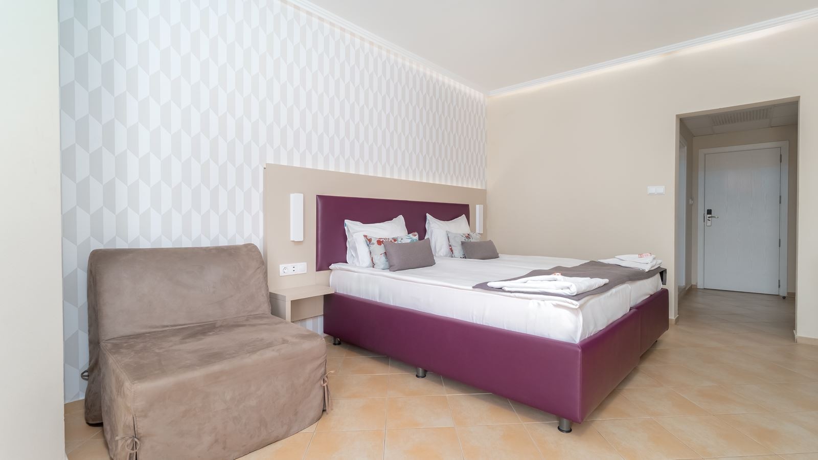 rooms-single-with-child-standard-room-balcony