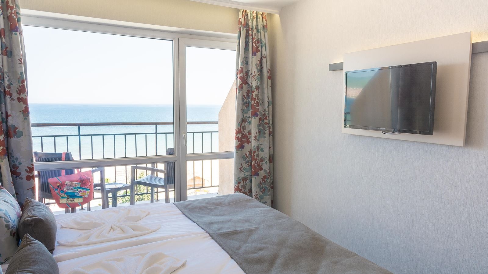 rooms-twin-standard-room-balcony