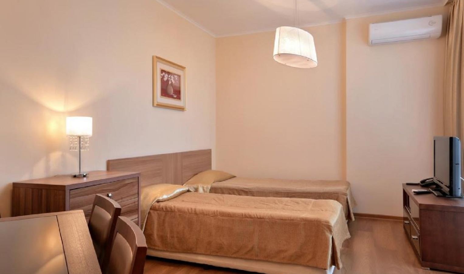 rooms-standard-studio-balcony-or-terrace