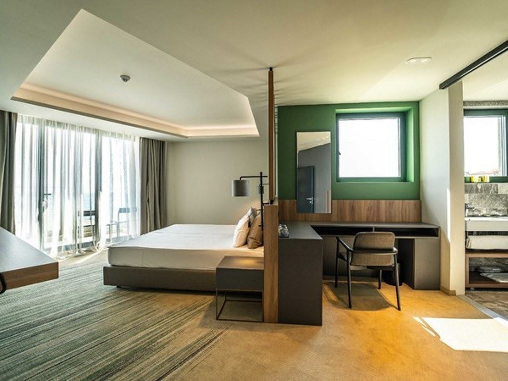 rooms-standard-suite-seaview-balcony-or-terrace