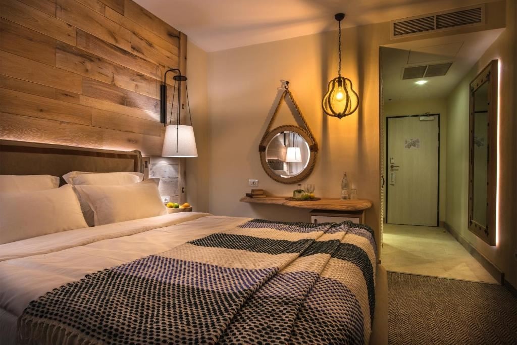 rooms-standard-room-garden-view-balcony-or-terrace