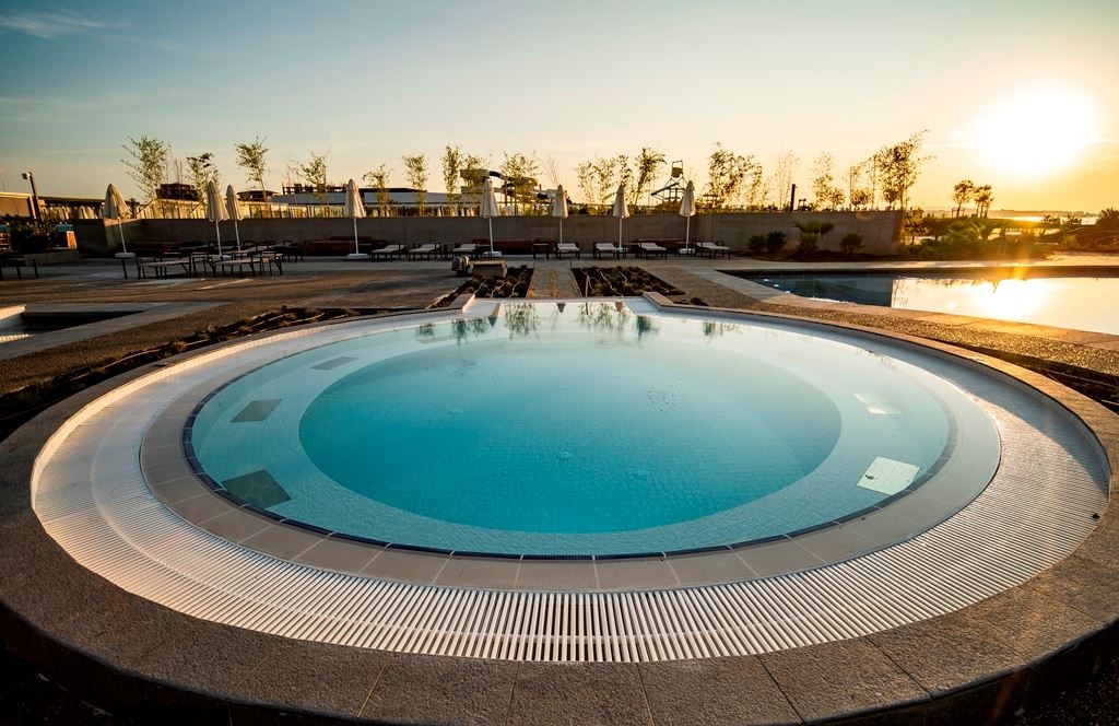 pools-outdoor-childrens-pool