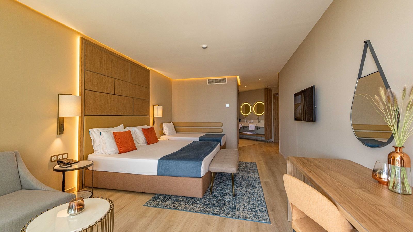 rooms-standard-room-lateralseaview-balcony-or-terrace