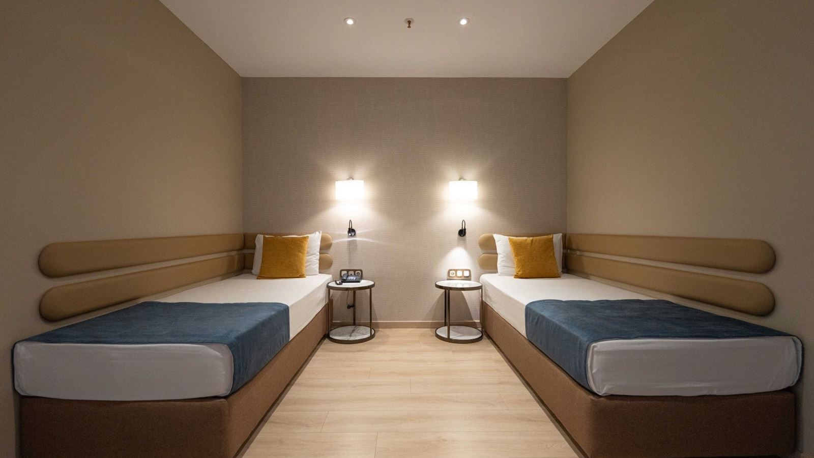 rooms-standard-family-room-seaview-balcony