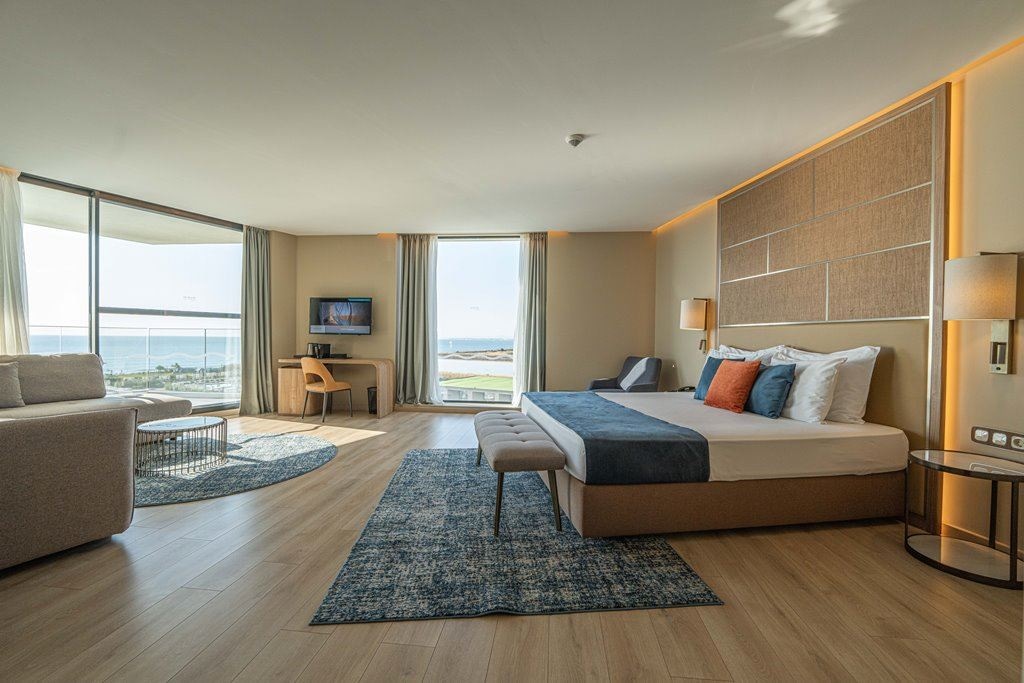 rooms-corner-juniorsuite-seaview-balcony