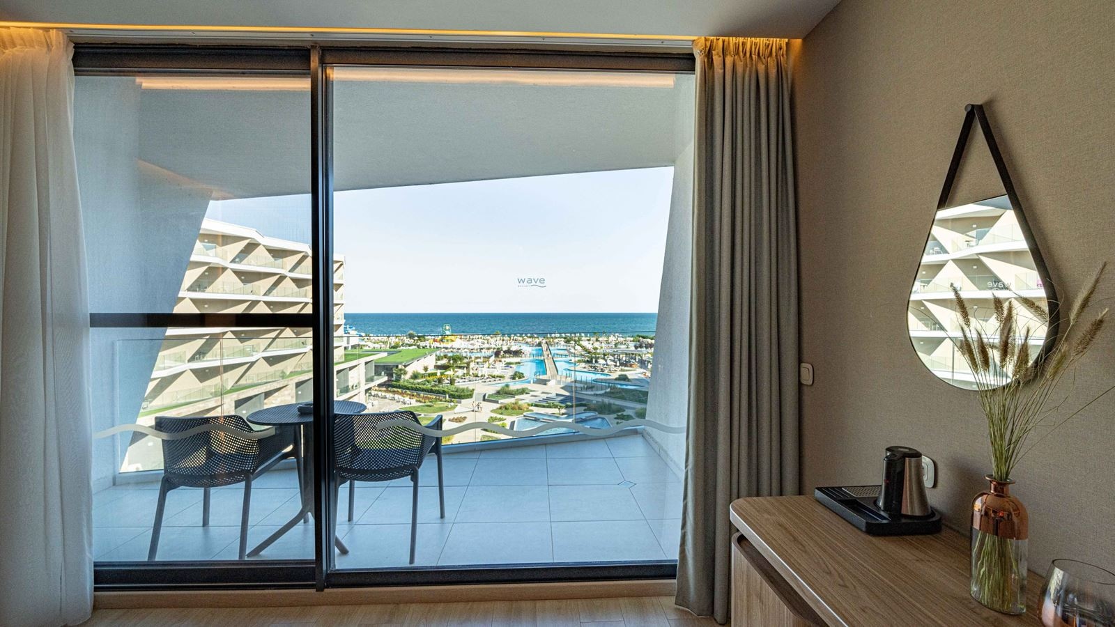 rooms-premium-room-fountain-viewbalcony-or-terrace