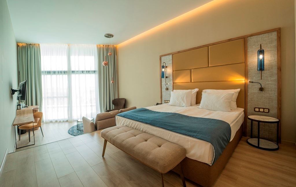 rooms-double-premium-room--lateralsea-view-balcony-or-terrace-