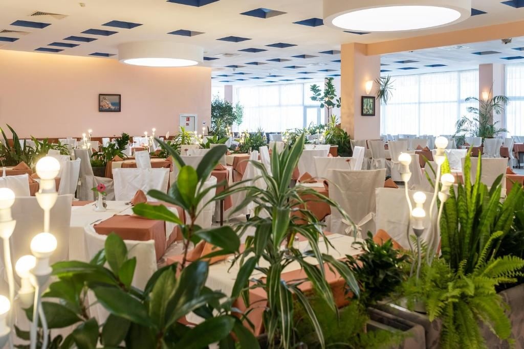 restaurants-restaurants