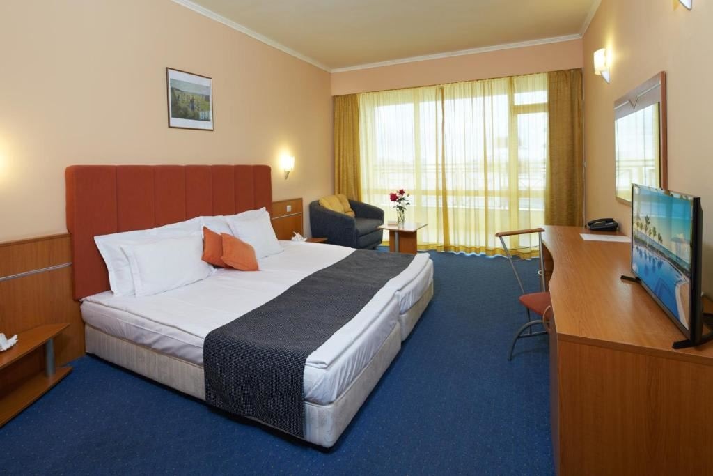 rooms-twin-standard-room-balcony-or-terrace