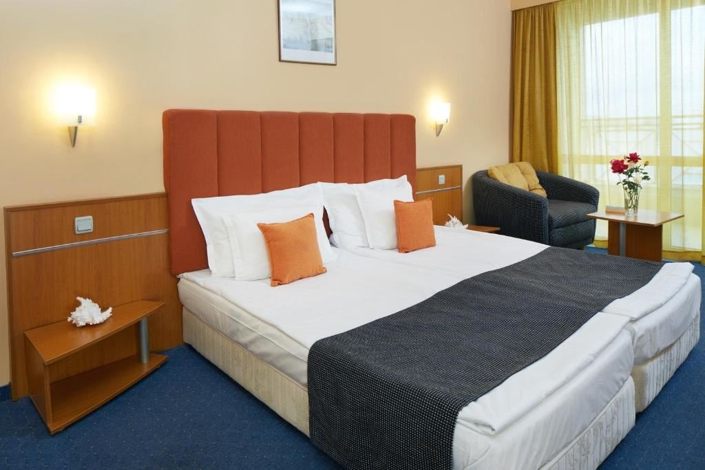 rooms-twin-standard-room-balcony-or-terrace