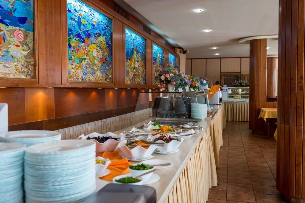 restaurants-restaurants