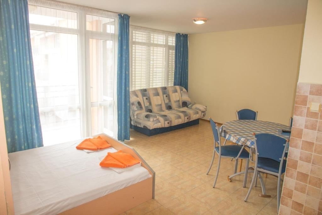 rooms-standard-studio-balcony-or-terrace