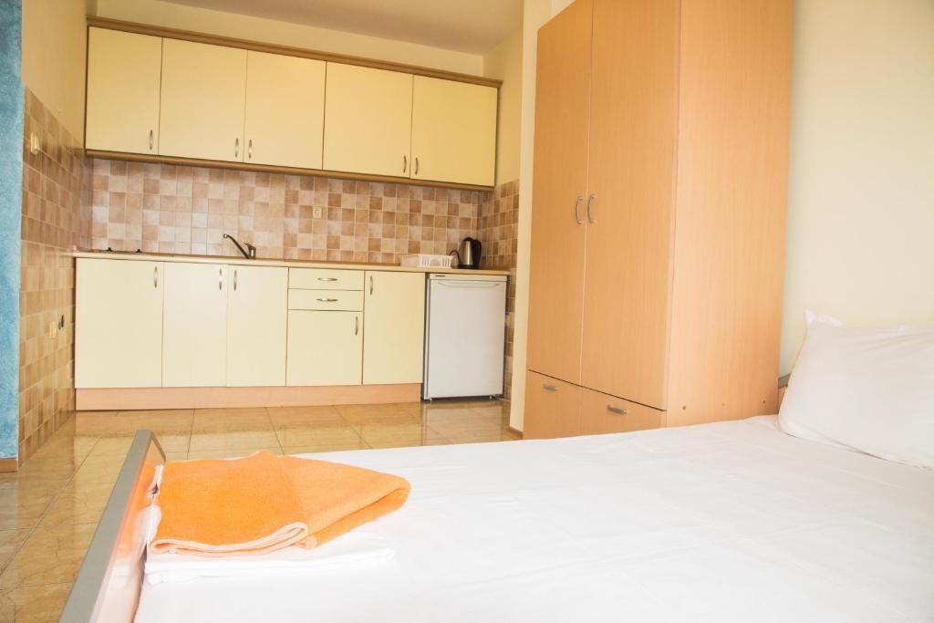 rooms-standard-studio-balcony-or-terrace