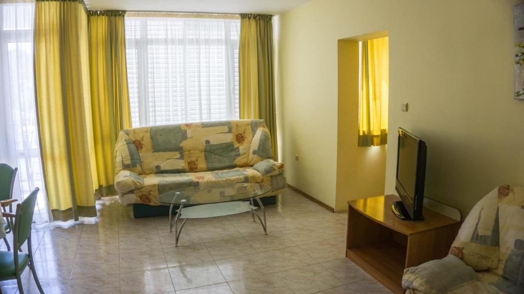 rooms-standard-apartment-balcony-or-terrace