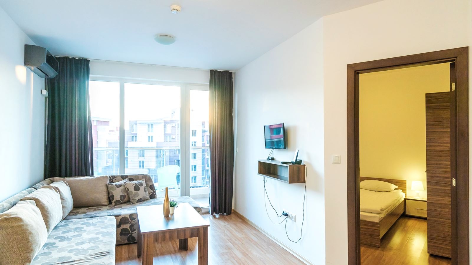 rooms-1-bedroom-standard-apartment-balcony