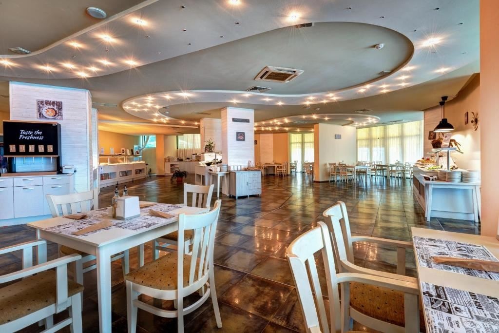 restaurants-restaurants