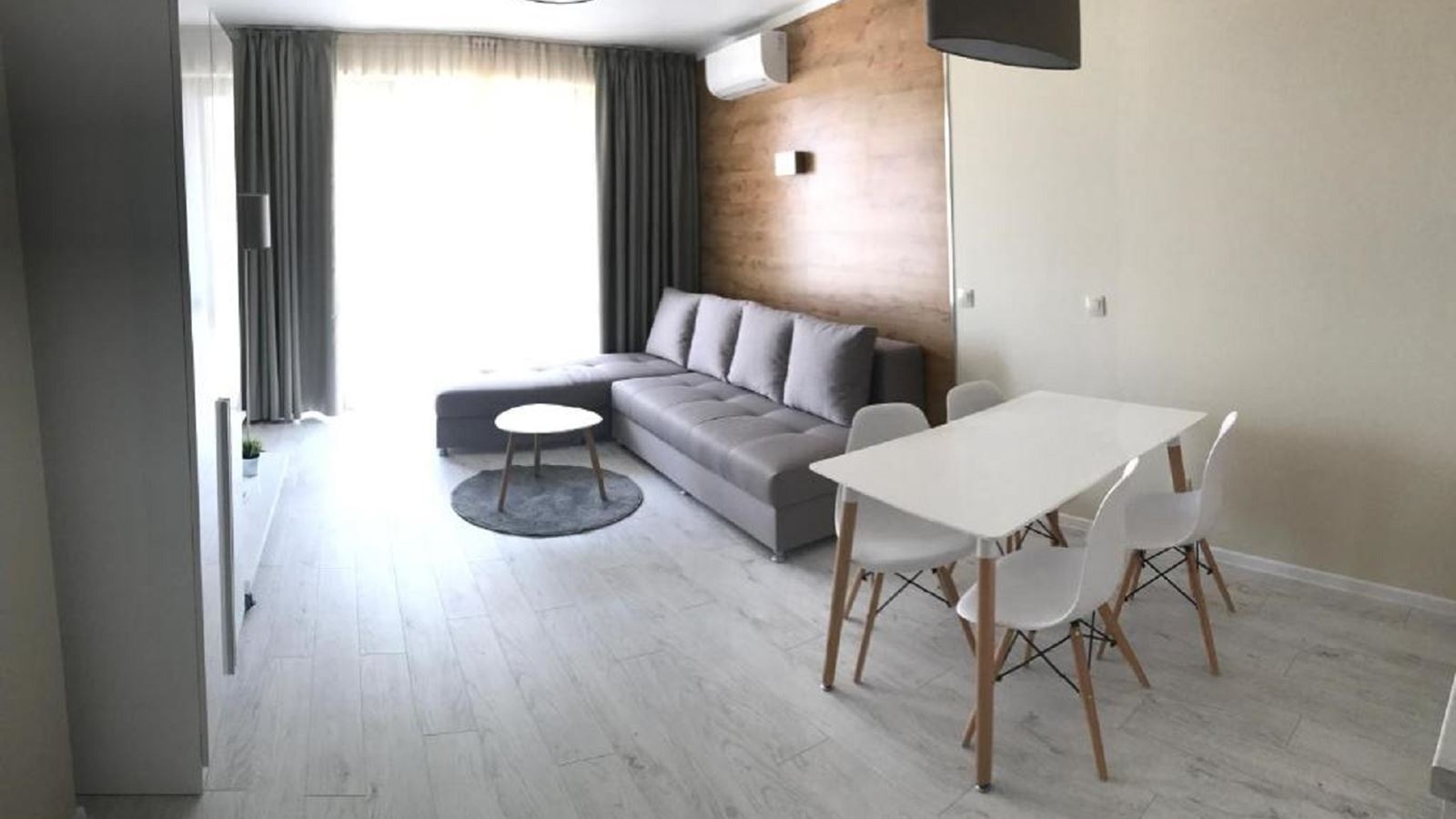 rooms-1-bedroom-standard-apartment-balcony