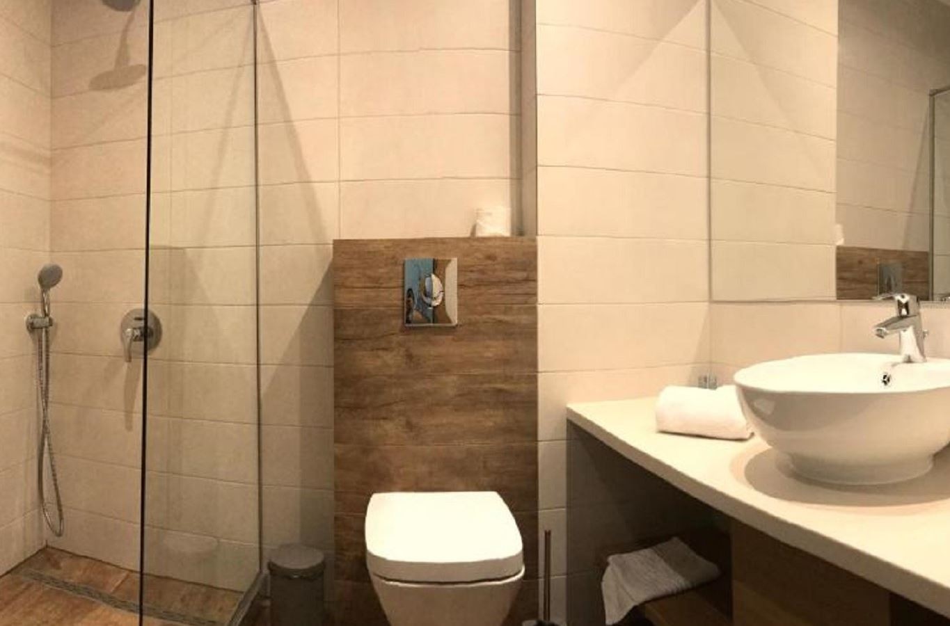 rooms-1-bedroom-standard-apartment-seaview-balcony