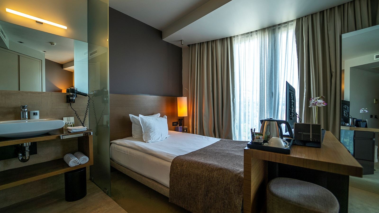 rooms-single-standard-room