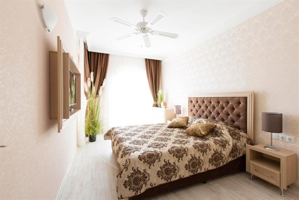 rooms-1-bedroom-standard-apartment-balcony