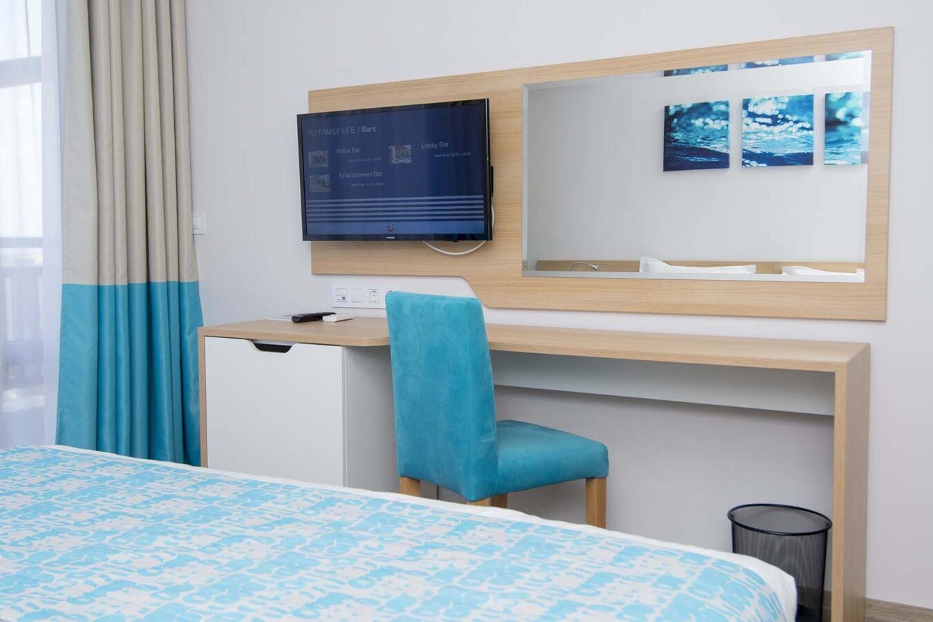 rooms-1-bedroom-standard-apartment-balcony