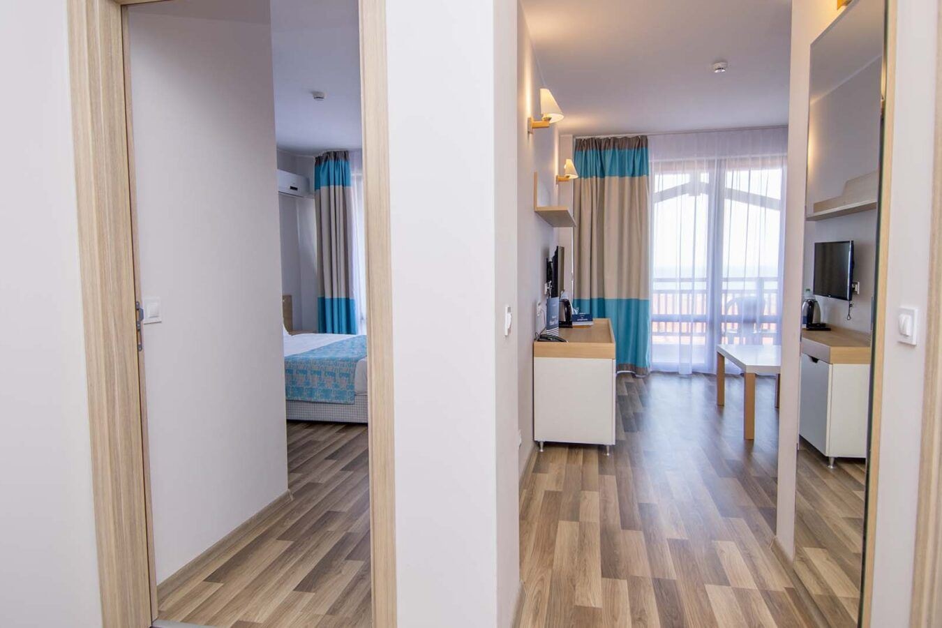 rooms-1-bedroom-standard-apartment-balcony