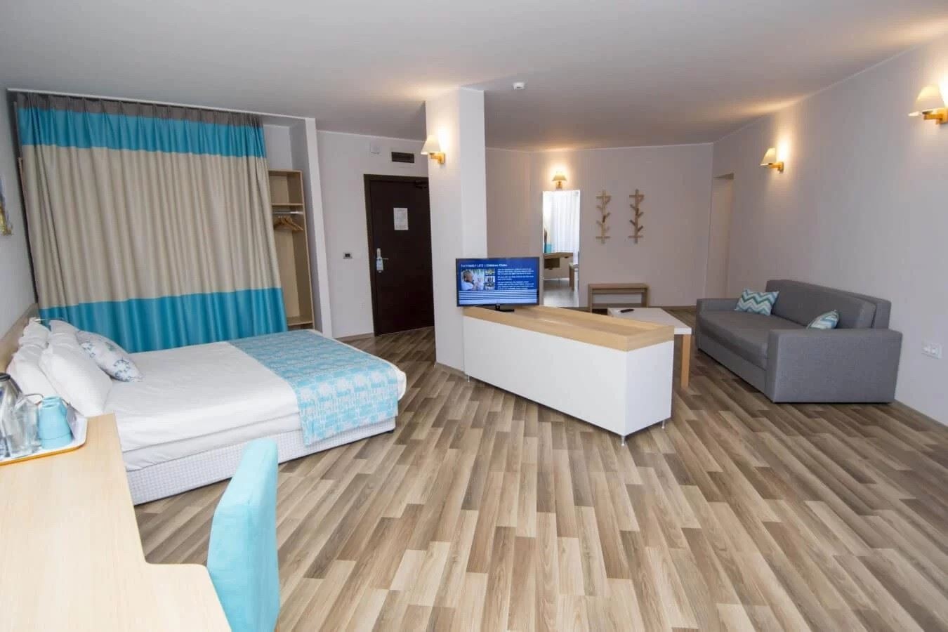 rooms-standard-junior-suite-balcony