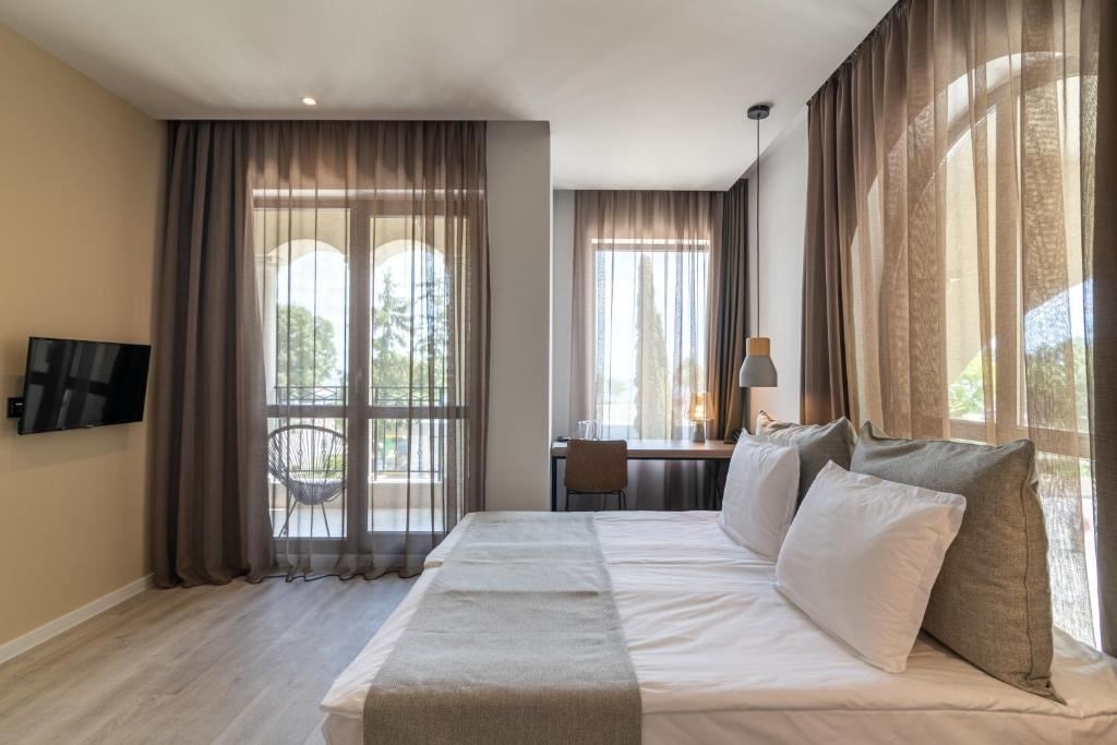 rooms-2-bedroom-standard-apartment-balcony