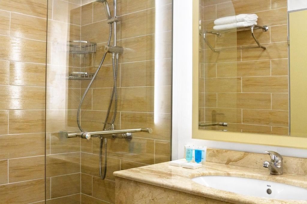 rooms-standard-room-seaside-balcony-or-terrace