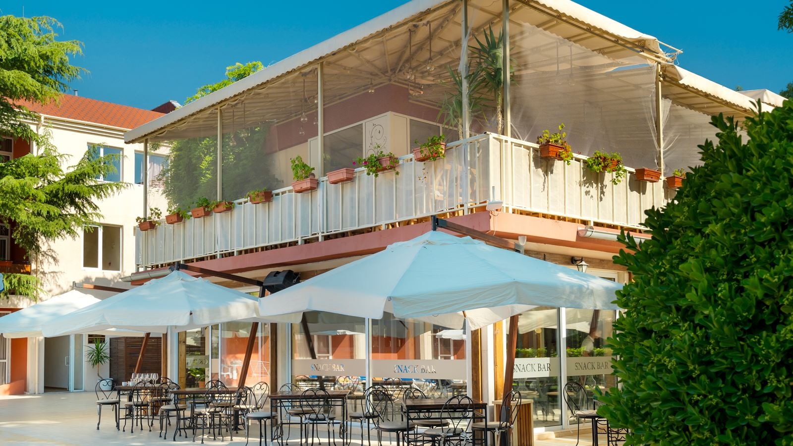 restaurants-snack-bar