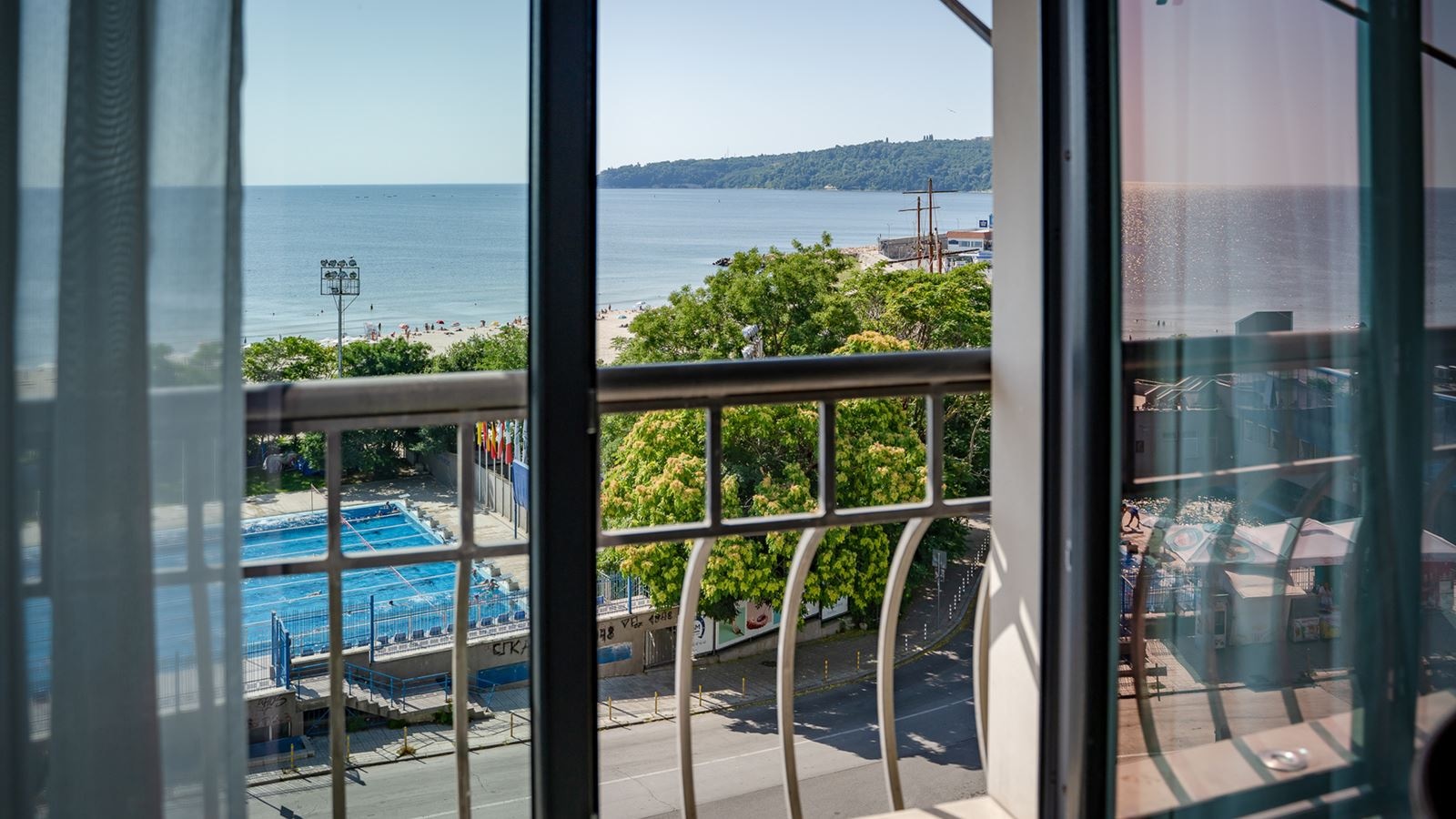 rooms-double-deluxe-room-seaview