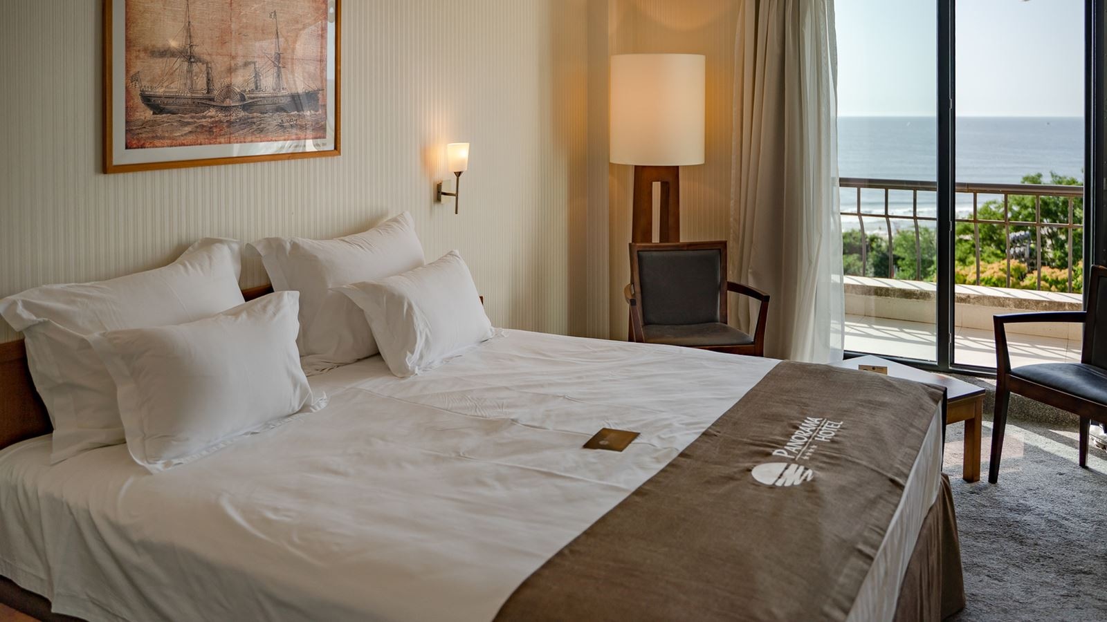 rooms-double-deluxe-room-seaview