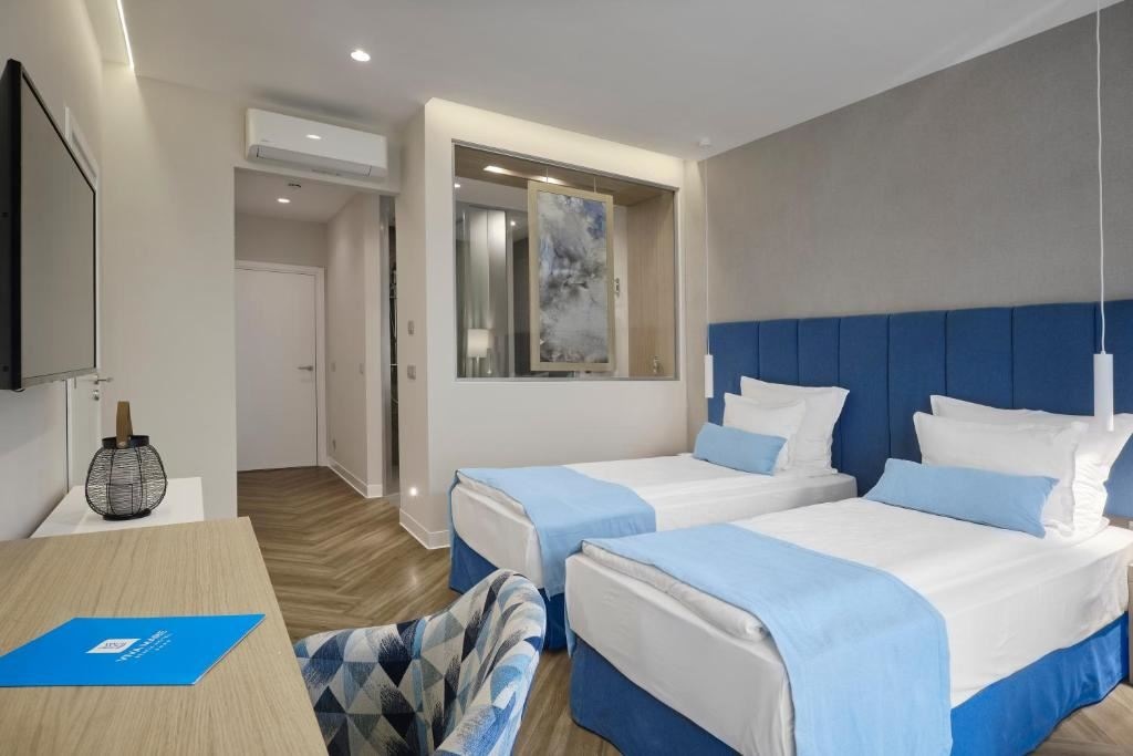 rooms-standard-room-park-view-balcony