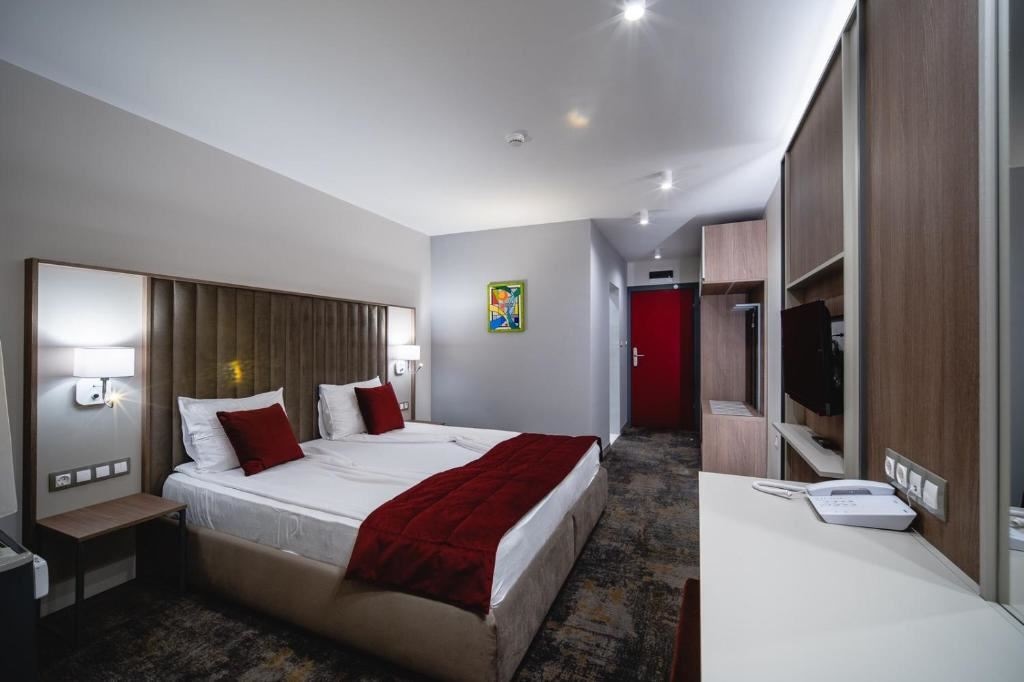 rooms-double-premium-room-seaview-balcony