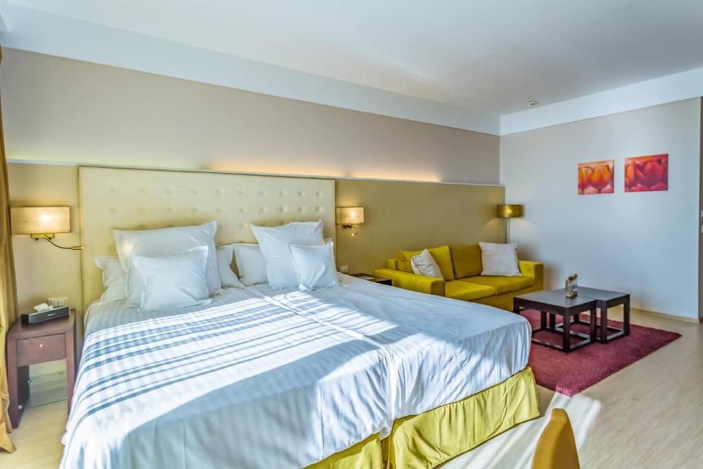 rooms-double-standard-room-balcony