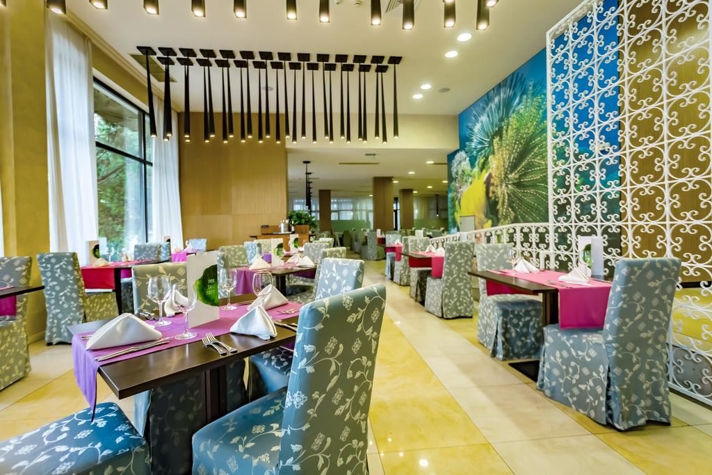 restaurants-restaurants