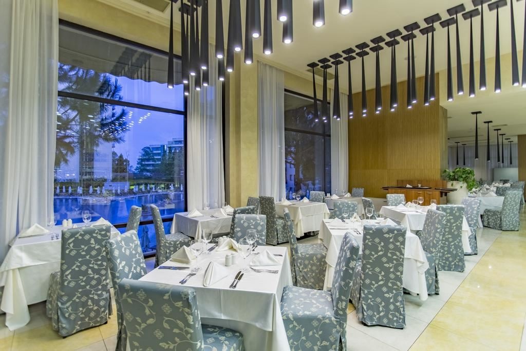 restaurants-restaurants