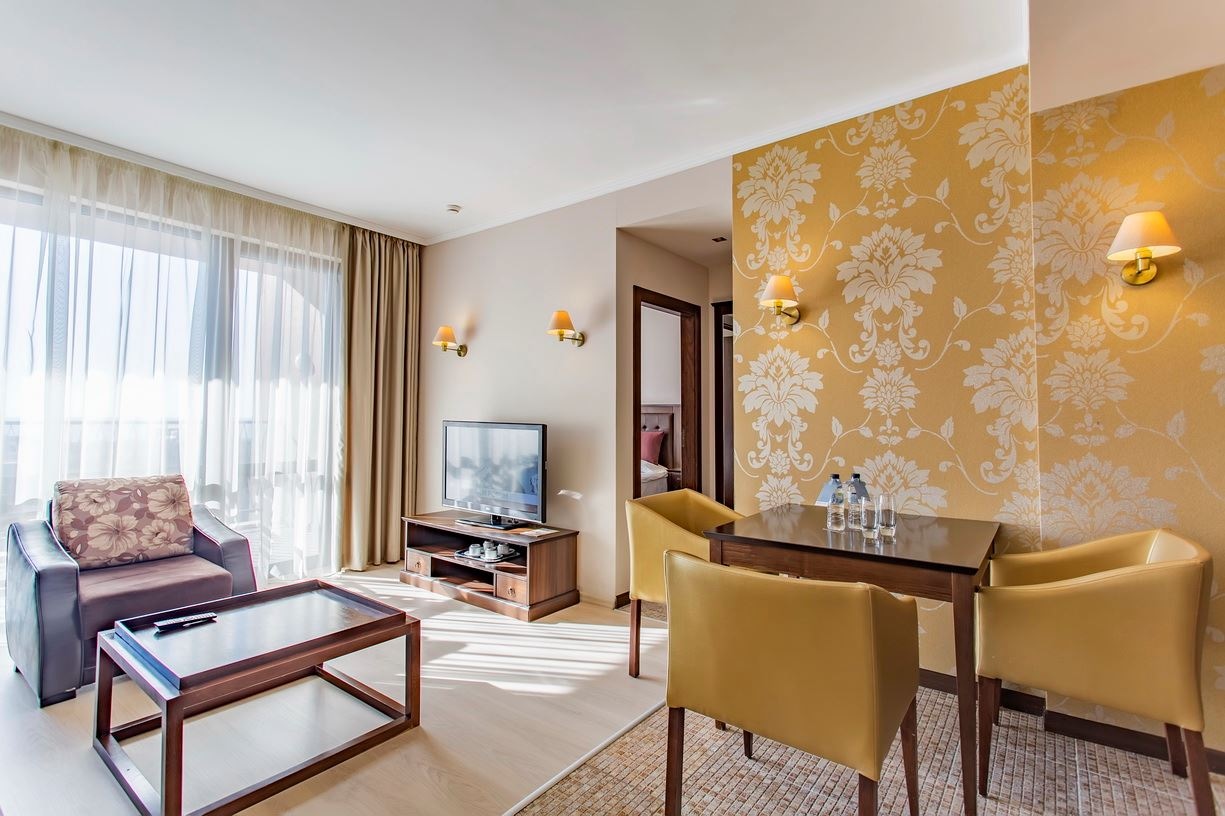 rooms-1-bedroom-standard-apartment-poolview-balcony-or-terrace