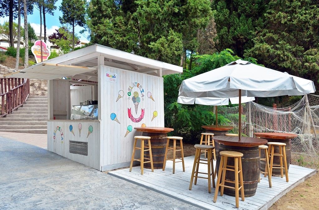 restaurants-ice-pavilion-from-mid-june--mid-sept